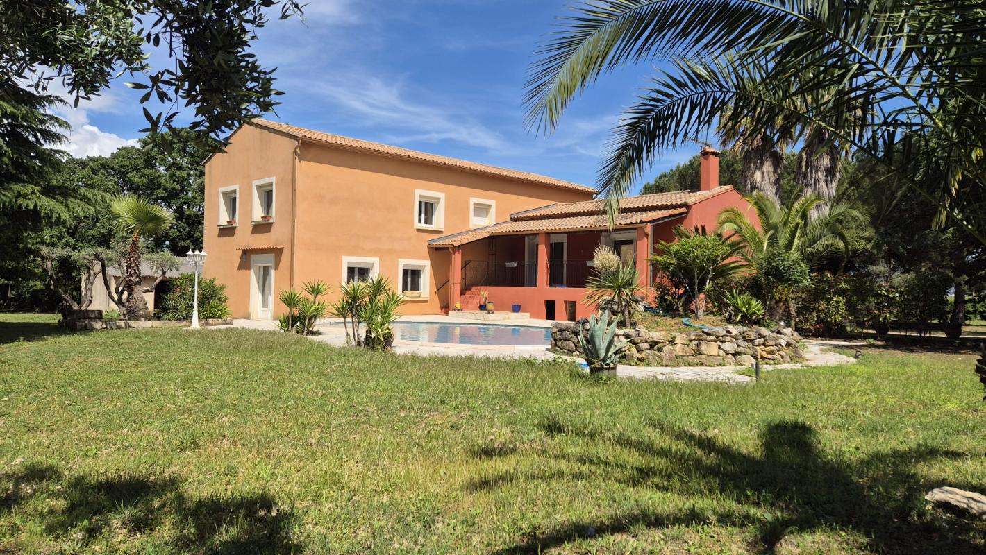 Maison de 252 m² avec piscine et jardin à Saint-Aunès, près de Montpellier.