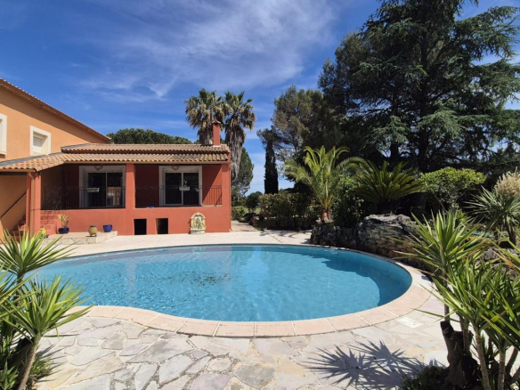 Maison avec piscine et jardin à Saint-Aunès, près de Montpellier.