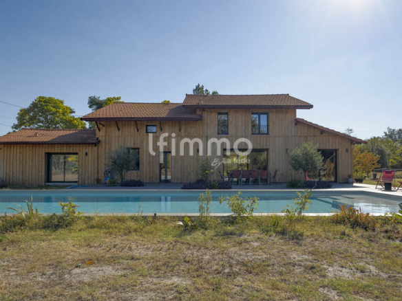 Luxury real estate photo | Charming Properties