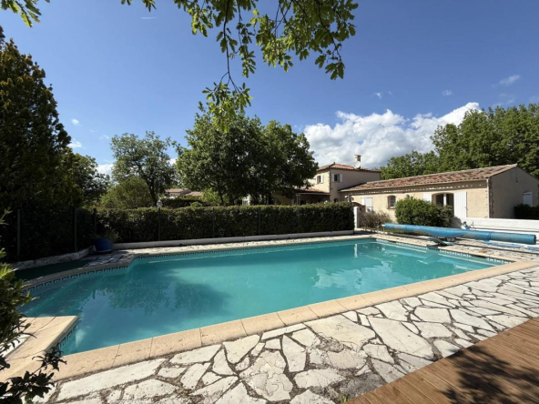 House 7p 280m² 3000m² of enclosed land with swimming pool in Saint Cézaire sur Siagne