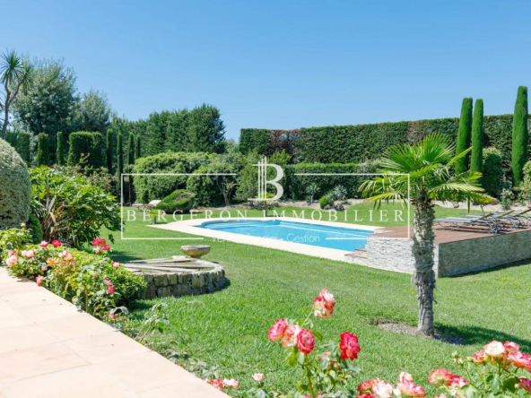 A VENDRE Propriété 8 pièces 287m² avec maison d’invités terrain 5000m² proche Golf Grande Bastide