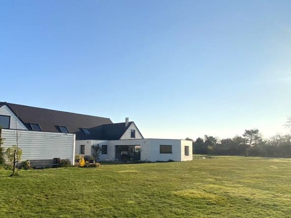 Propriété – CALAIS – 75000m²