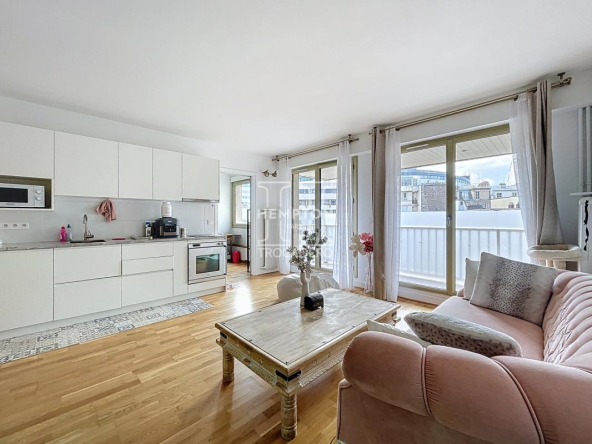PARIS XVI o PASSY | APPARTEMENT LUMINEUX AVEC BUREAU ET BALC