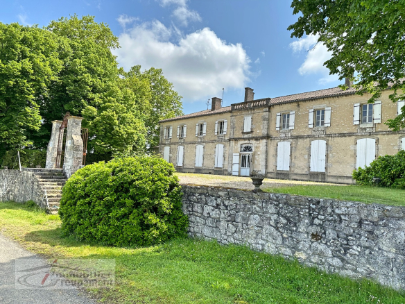 Ancien Chateau Viticole – Sainte Foy La Grande