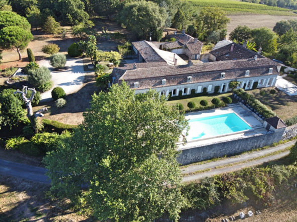Manor in Dordogne – Historic Chartreuse, with guest house