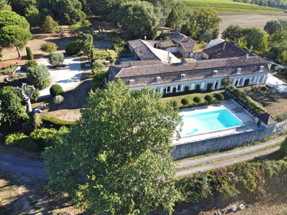 Manoir en Dordogne – Chartreuse Historique, avec Maison d’am