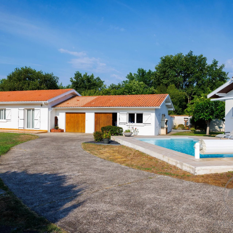 Luxury real estate photo | Charming Properties