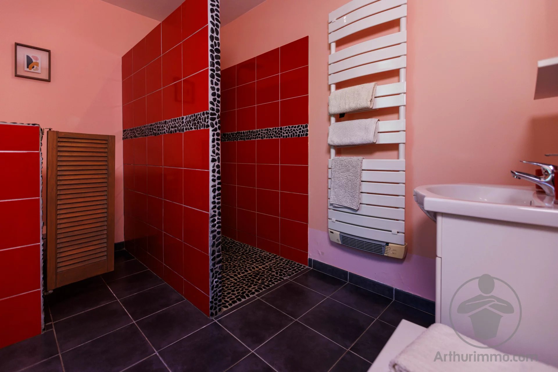 Modern bathroom Bathroom with walk-in shower and red tiles