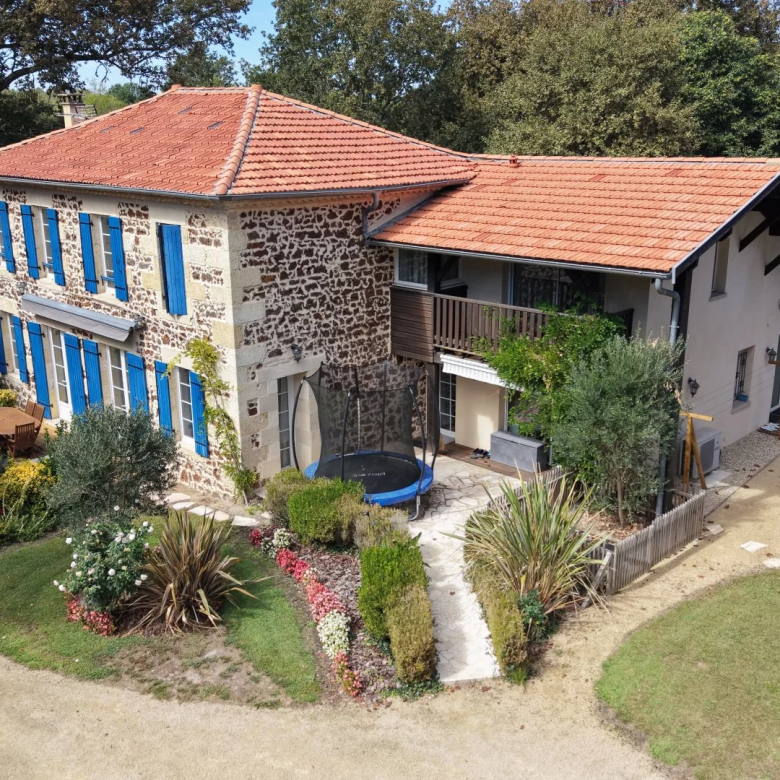 Luxury real estate photo | Charming Properties