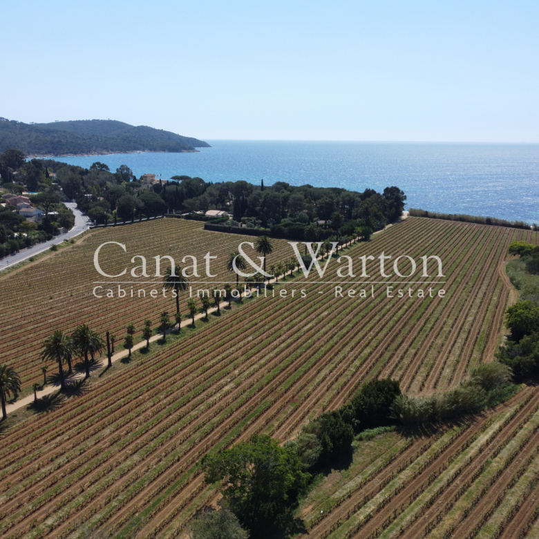 UNDER CONTRACT: RENOVATED VILLA IN CAVALAIRE WITH SEA VIEW