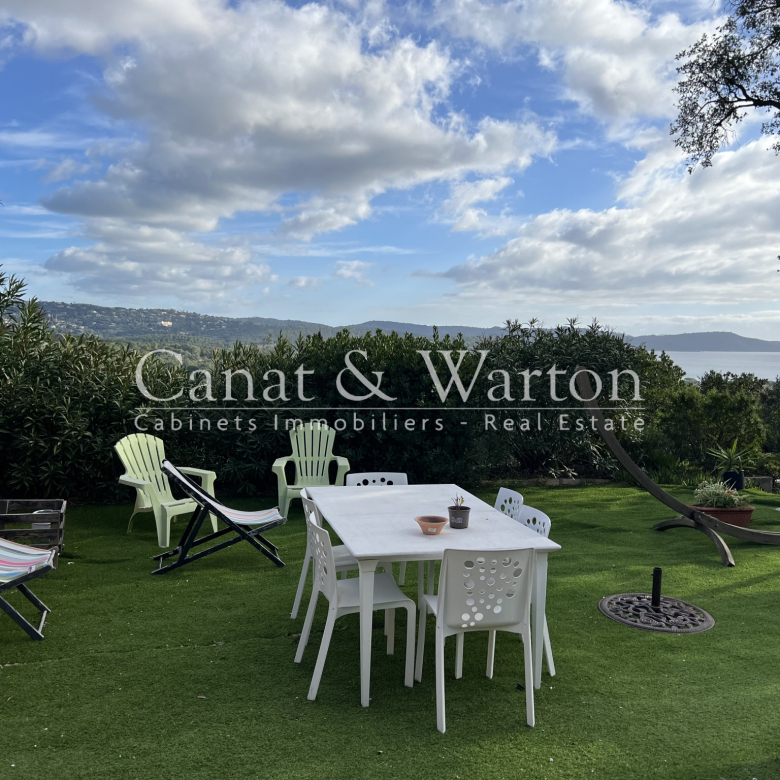 VILLA PROVENÇALE D’EXCEPTION À CAVALAIRE AVEC UNE VUE PANORA