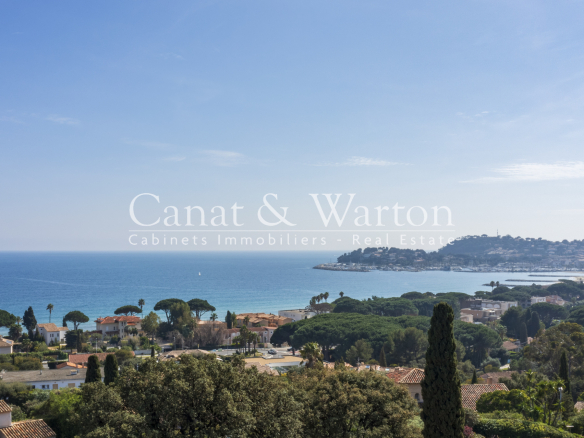 À 350 M DE LA PLAGE: VILLA AVEC UNE VUE MER EXCEPTIONNELLE À