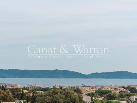 4-bedroom 'rooftop villa' in Cavalaire with sea view