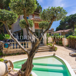 On the port of Cavalaire: renovated character villa with pi