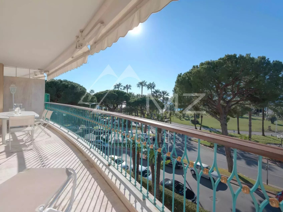 Cannes – Croisette – Appartement avec vue mer