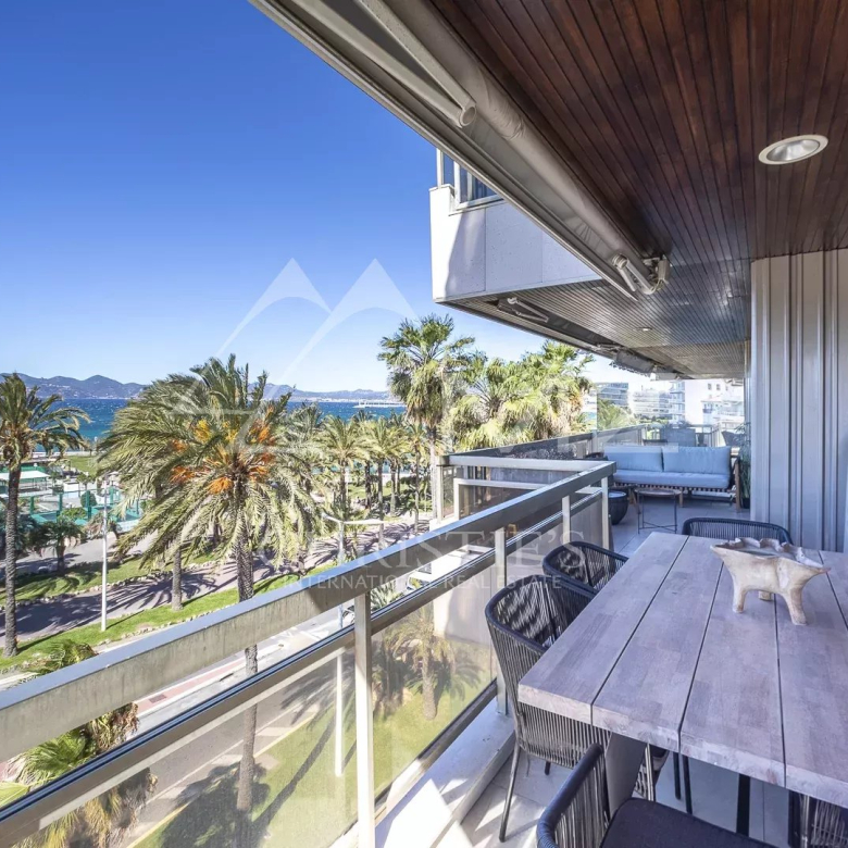 Cannes – Croisette – Superb apartment