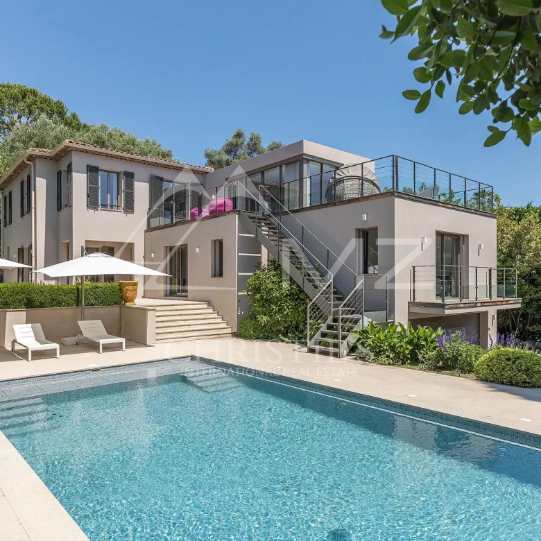 Super Cannes – Villa near the sea