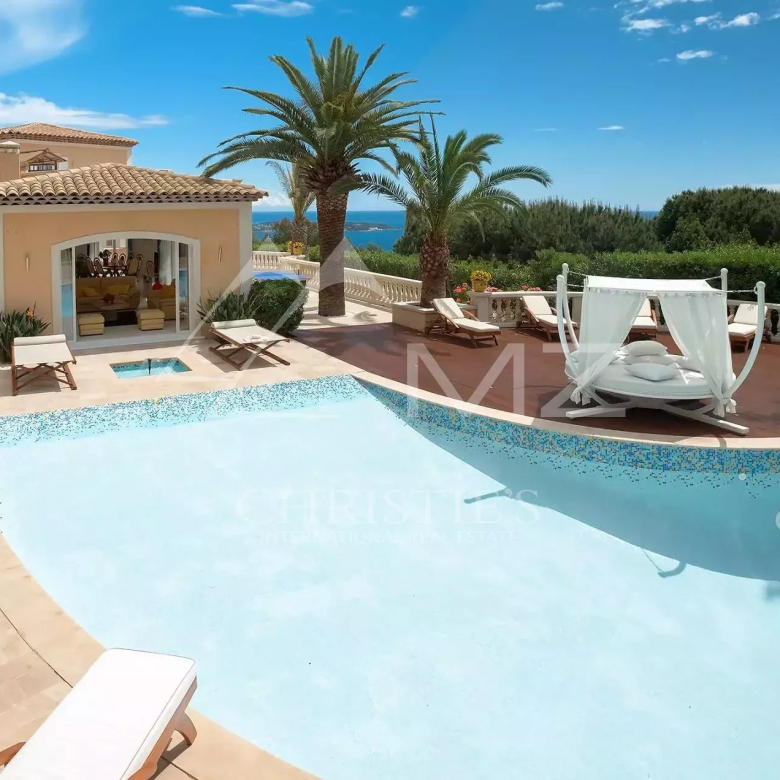 Cap d’Antibes – Exceptionnelle villa pieds dans l’eau