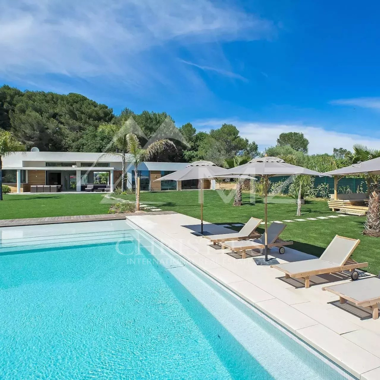 Cannes – Villa vue mer 7 chambres