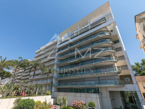 Cannes – Croisette – Penthouse avec vue mer