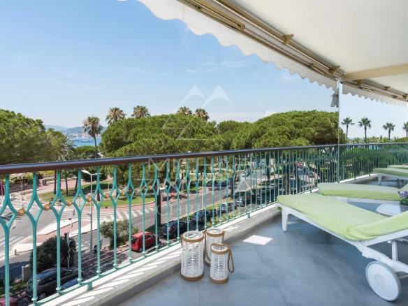Cannes – Croisette – Appartement avec vue mer