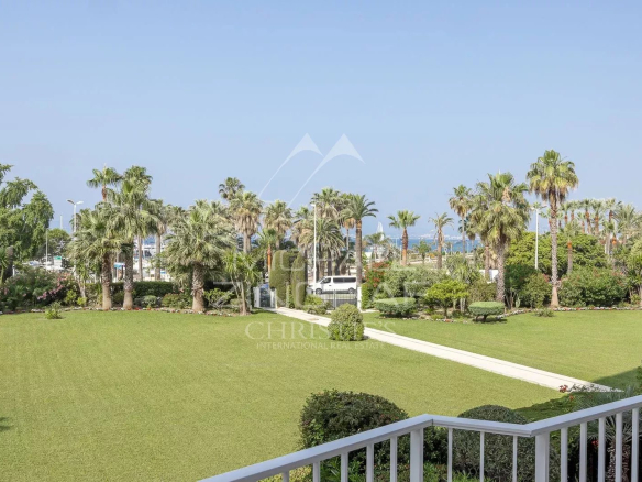 Cannes – Croisette – Magnificent 3 bedrooms