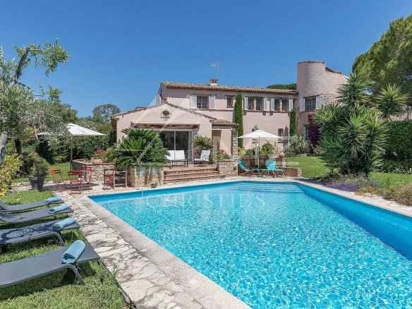 Cap d’Antibes – Superbe villa a pied des plages