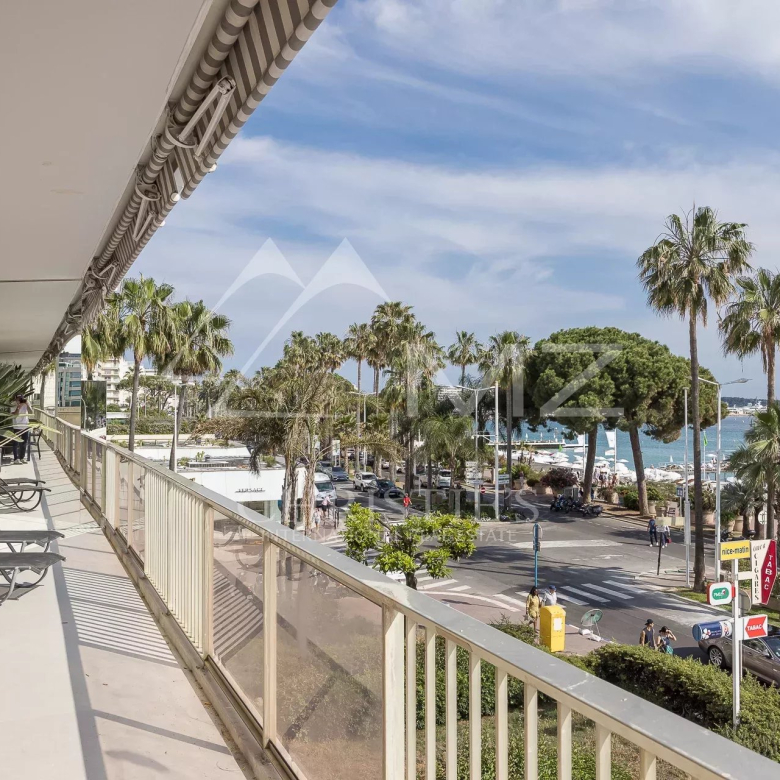 Cap d’Antibes – Superbe villa a pied des plages