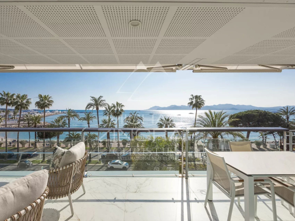 Cannes – Croisette – Magnificent 2 bedrooms