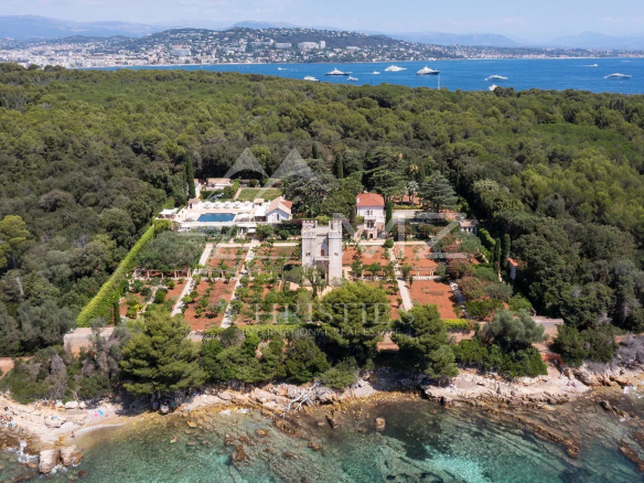 Cannes – Lérins Islands – Private Estate
