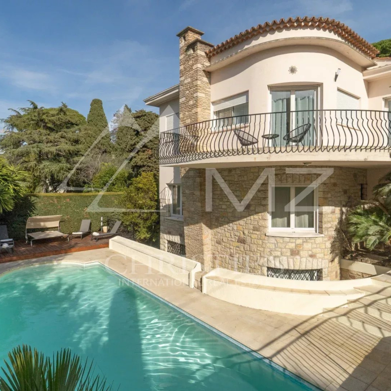 Cannes – Rare townhouse