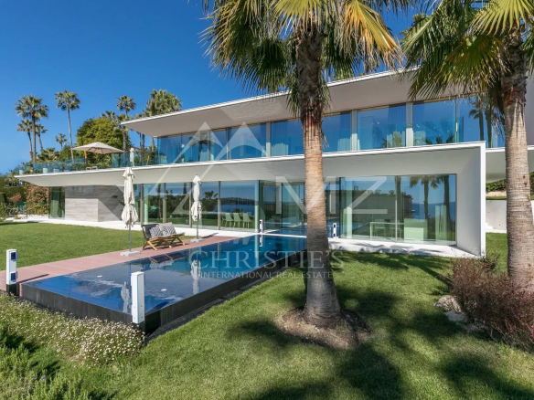 Cannes – Unique propriété surplombant la mer