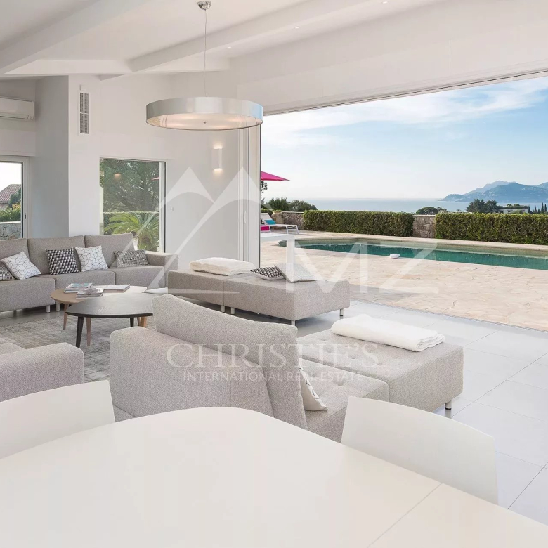 Cannes – Unique propriété surplombant la mer