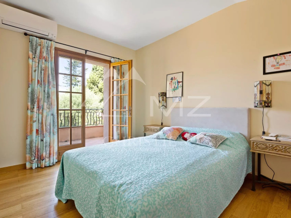 Room in a villa in Cap d'Antibes with bed and balcony