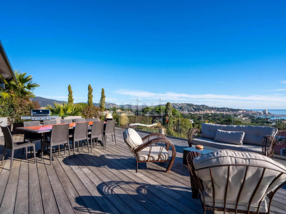 VAR : Maison vue mer SAINTE-MAXIME