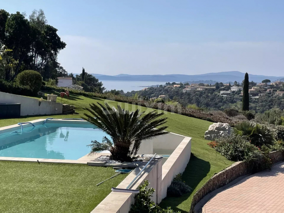 VAR : Maison vue mer