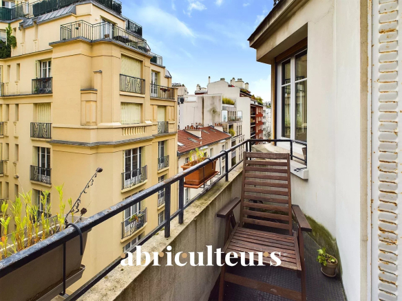 3 -room apartment of 64 m² - Paris 15ᵉ, Convention sector