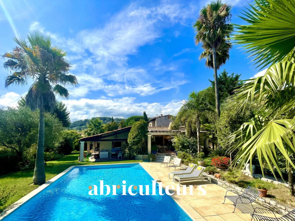 Exceptional house-La Colle-sur-Loup-5 bedrooms-220 m2 living space-1500 m2 land