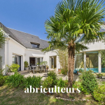 Magnificent 258m2 house in excellent condition – 4 bedrooms – Indoor swimming pool – Private Haut Bissin estate – 1800m2 plot – Garage