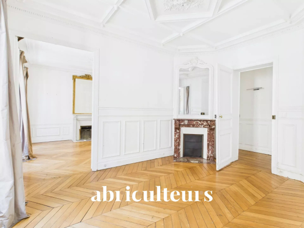 Beautiful 5-room apartment with 3 bedrooms of 97m² – Notre-Dame-des-Champs – Paris 6