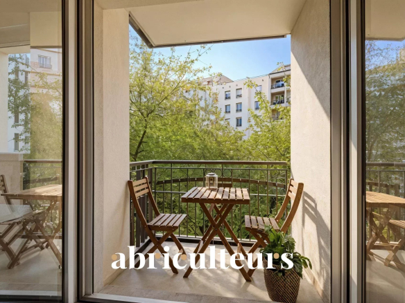 3-room apartment with balcony – Issy les Moulineaux