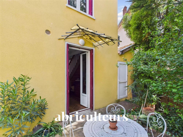 Maison familiale 123 m² – Lyon 3e Montchat – Jardin, double garage et charme des années 1920