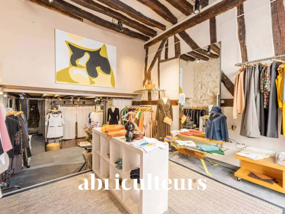 Commercial premises with habitable mezzanine – Empty walls – Paris 5th arrondissement, Rue Blainville