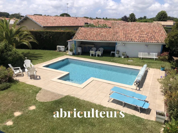 Belle maison Landaise 5 pièces -Terrain arboré -1788m2 – Piscine chauffée