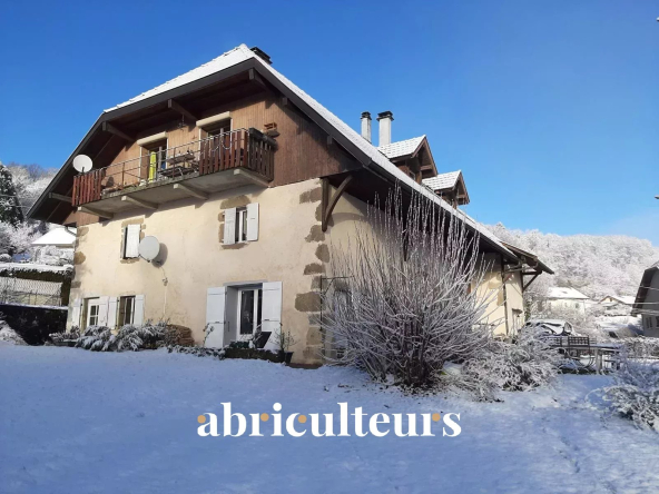 Superb 455 m² Farmhouse – Building Plot &amp; Gîte Potential – Charvonnex