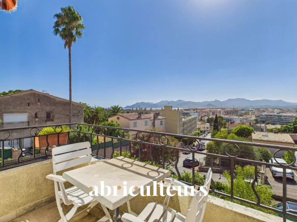 Vue mer panoramique – Haut de villa 4 chambres avec jardin – Cannes