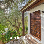 Propriété d’artistes au cœur de 2 ha de verdure – Cantaron