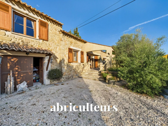 Villa 6 Chambres 180 m2 – 3800m² – Lauris – Luberon