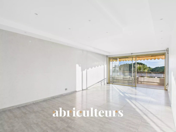 Prestigieux – Appartement 4 Pièces vue mer – 84,3 m² – Juan-les-Pins