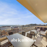 Exceptional penthouse – 3 rooms, 78 m² – Top floor with terraces – Cannes Banane, facing the Old Port
